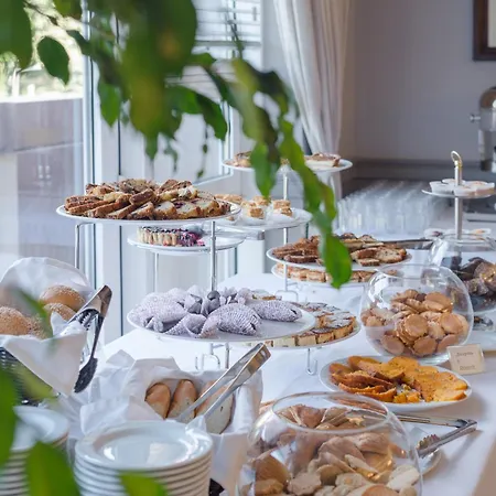 Hotel Gagarinn 4*