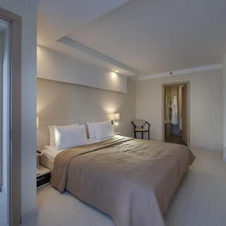 Hotel Gagarinn 4*